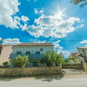 Apartman Brekalo, Pakoštane